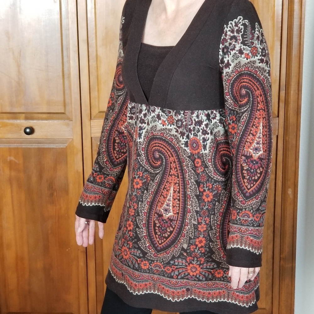 Angie (L) dress